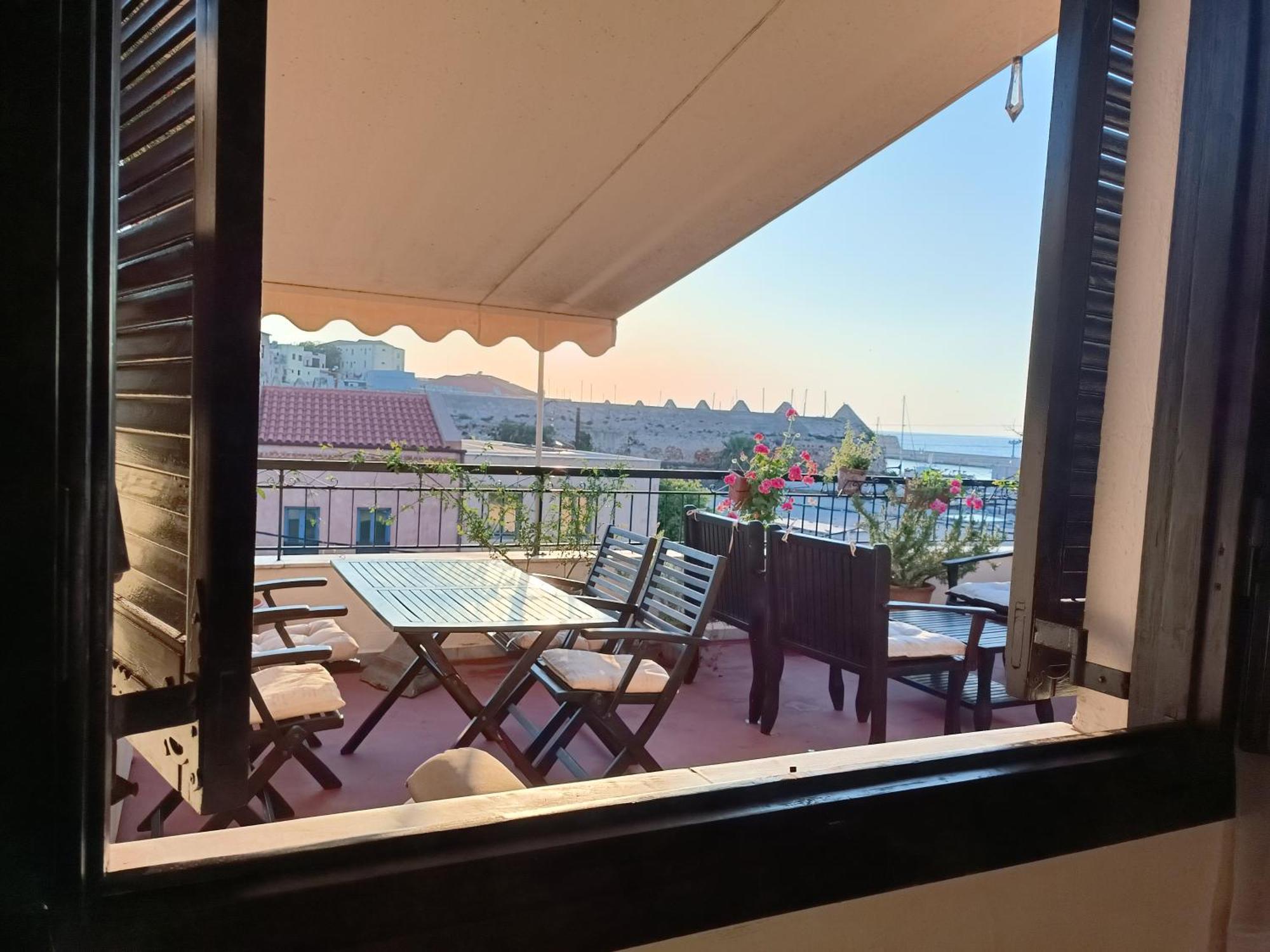 Rayon De Soleil Apartment Chania  ภายนอก รูปภาพ